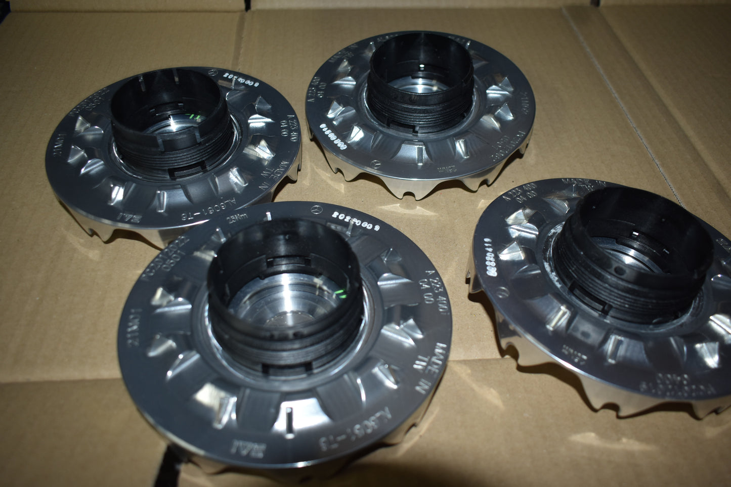 4x Original Mercedes w223 S Klasse Nabendeckel a2234000400