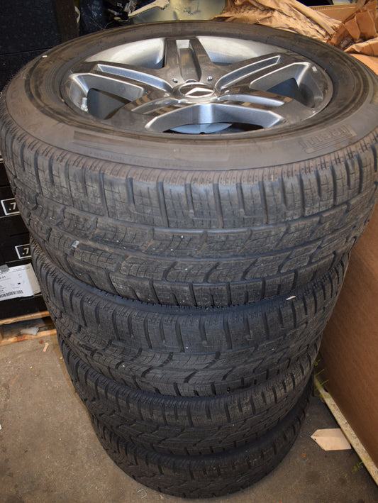 Original Mercedes G Klasse w463 19 Zoll Original AMG Räder Pirelli Silber