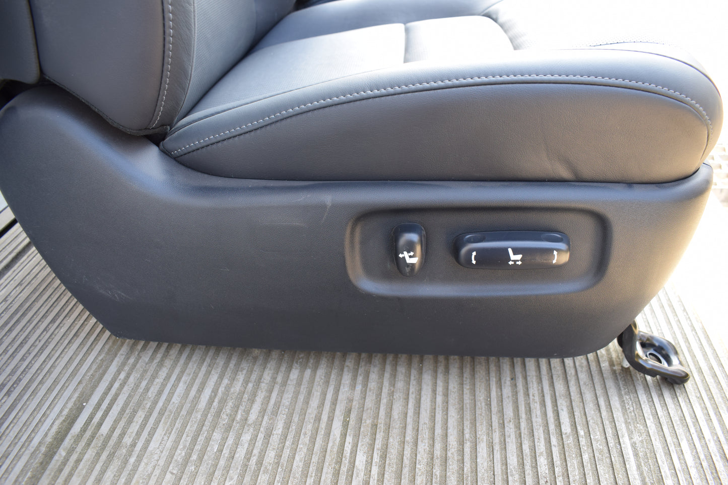 Toyota Landcruiser 200 LC200 Leder Sitze Innenaussattung Leder original