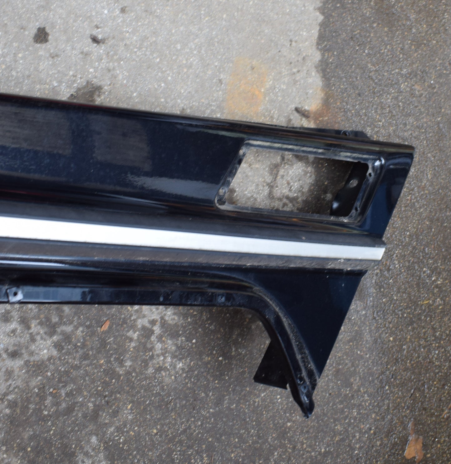 Original Mercedes Kotflügel Obsidianschwarz w463 G Klasse links A4638806906