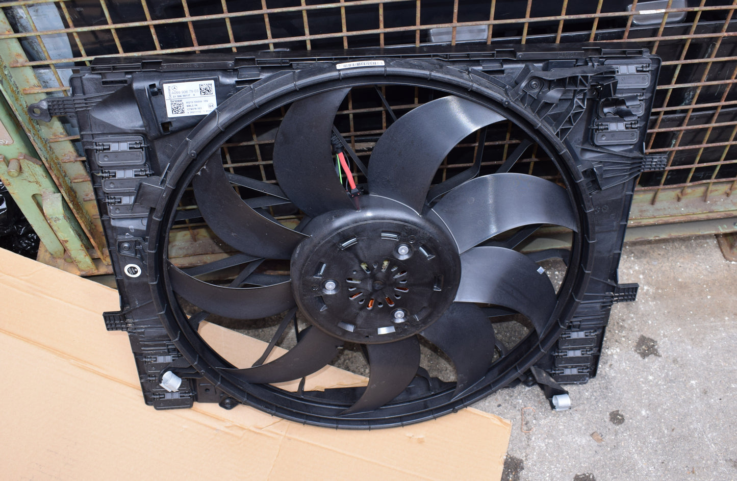 1x Original Mercedes w447 V Klasse Lüfter 1000 Watt A0999067903