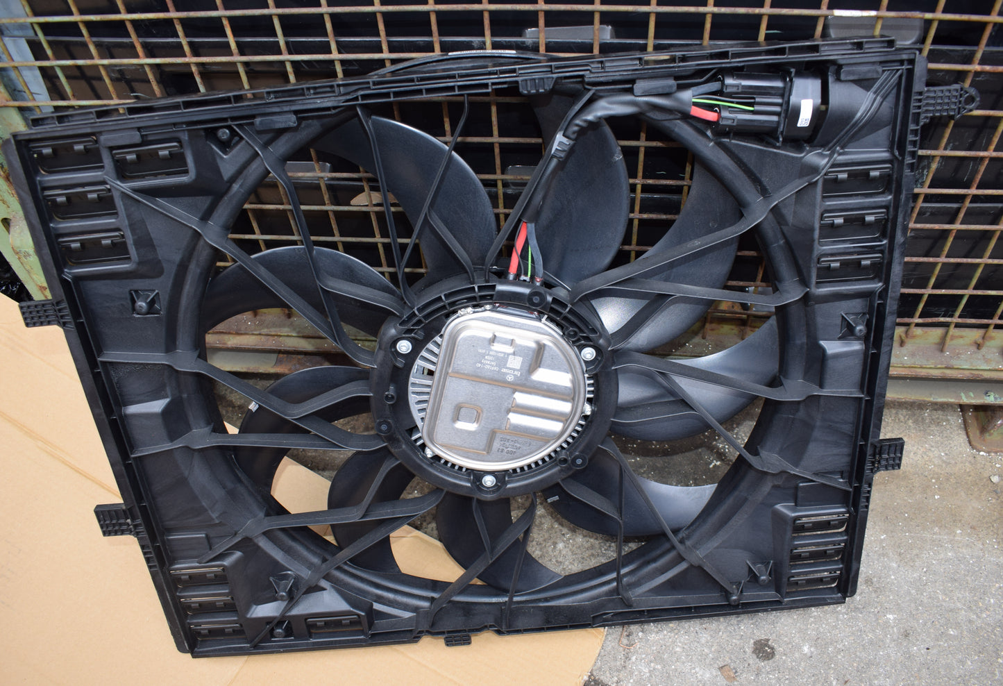 1x Original Mercedes w447 V Klasse Lüfter 1000 Watt A0999067903