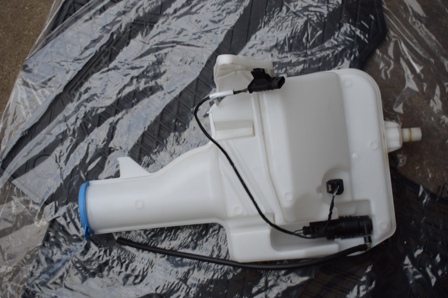 Original Mercedes w907 w910 Wischwasserbehälter a9108601600