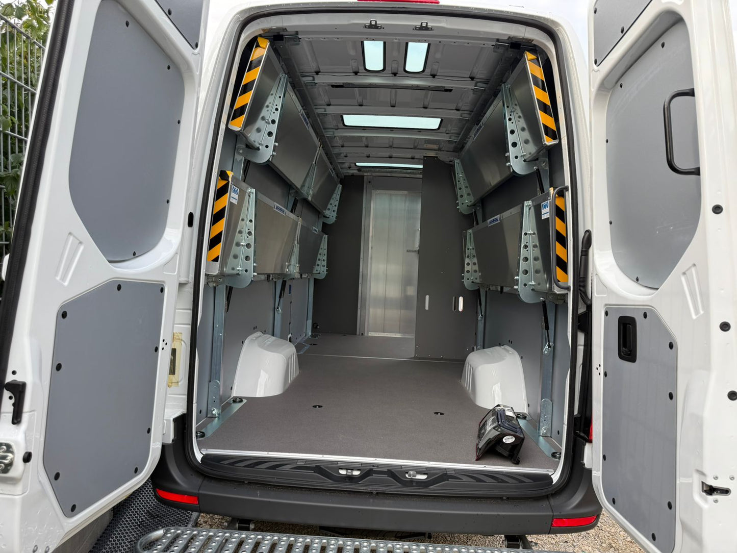 Original Mercedes Regale Paketdienst Sprinter w907 w910