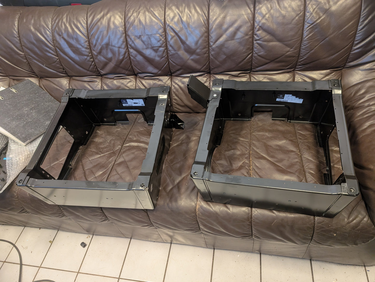 Original Mercedes Sitzkasten rechts links neu w906 sprinter