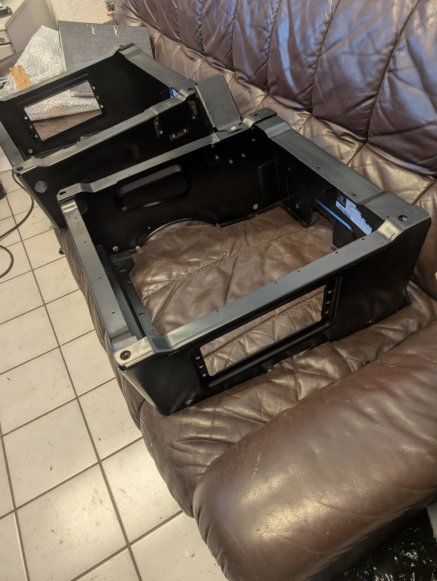 Original Mercedes Sitzkasten rechts links neu w906 sprinter